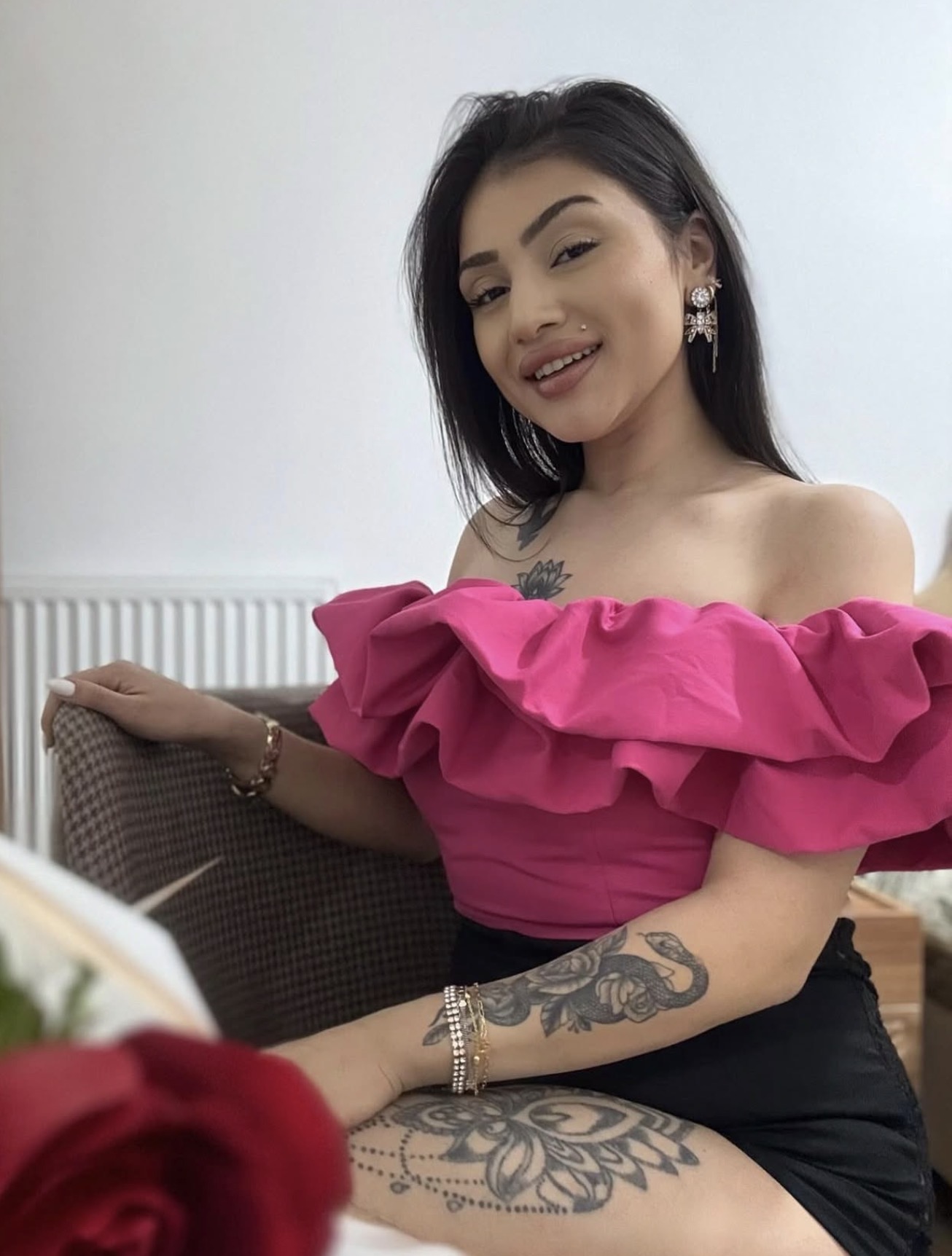 Muammer Akar Liseli Bayan Escort Bayan Berrak