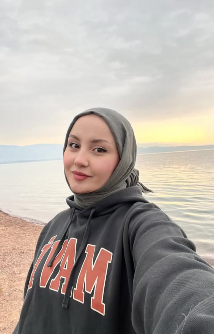 Çakabey Savaşçı Kadın Escort Bayan Ceren